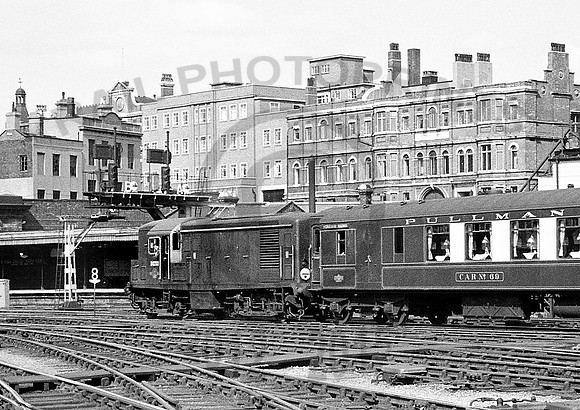D8233-Y-KingsCross-270763-RPC223