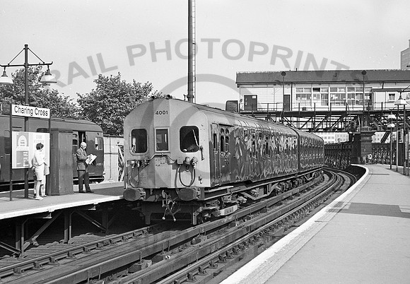 4001 Charing Cross 070869 EW580