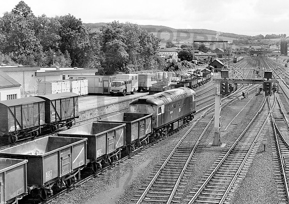 26010-Y-Perth-260681-JC421