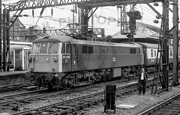 86035-Y-Crewe-250378-JC1