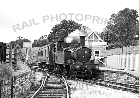 1420-Y-Hemyock-0762-RPC839