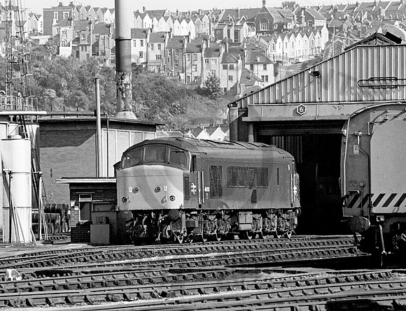 46013-BathRoad-250678-JC