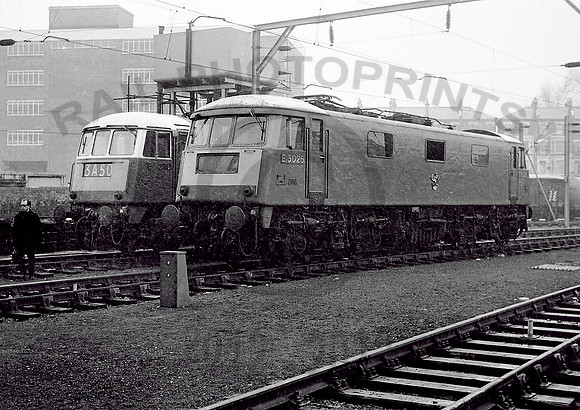 E3025-E3070-X-Willesden-160166-RL407