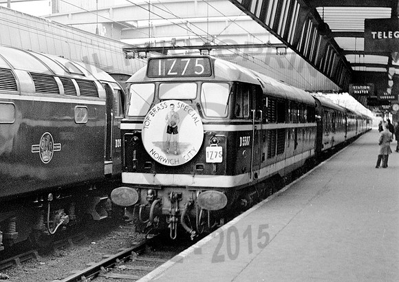 D5587-Y-SheffieldVictoria-0162-Raw985