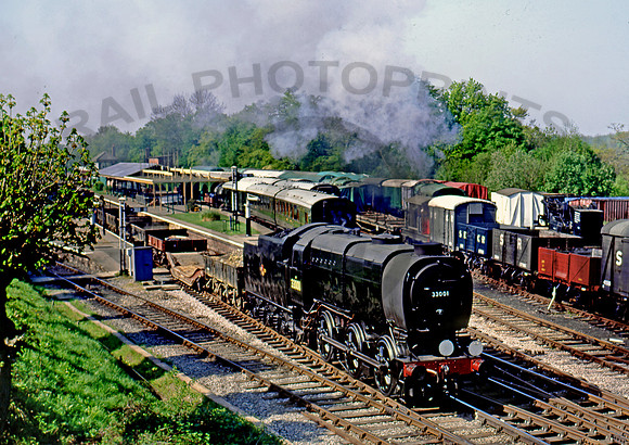 33001  Horsted Keynes 070500 BR318