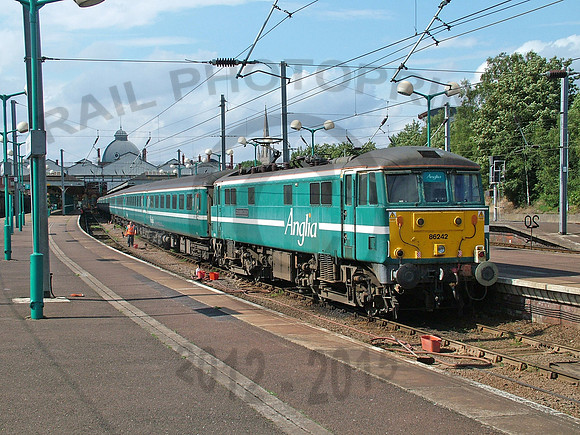86242-Y-Norwich-180804-JC1