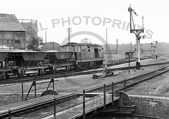 D7050-Y-WellsEastSomersetYard-1965-604