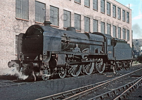 45511-Y-KentishTown-0660-IT170