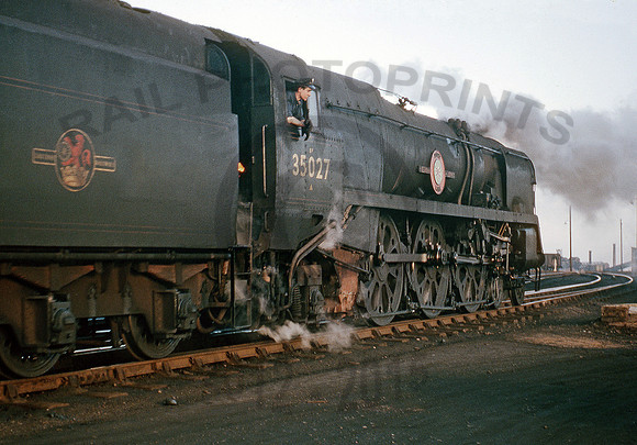 35027-Y-Oxley-0366-BR564