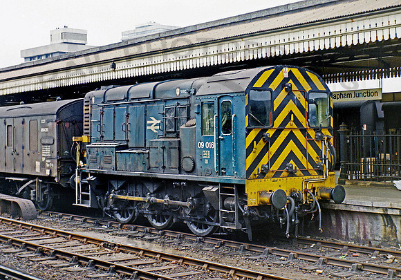 09016 Clapham Junction 1979 LP875