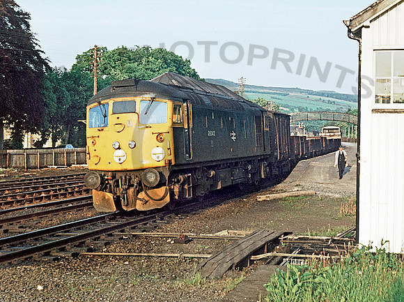 26042-Pitlochry-020678-JC11