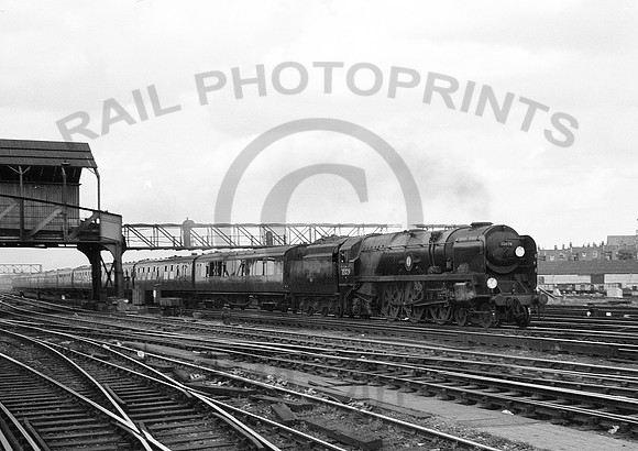 35029-ClaphamJunction-120763-RP054