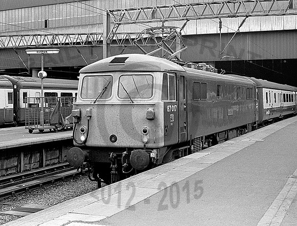 87017-Y-Euston-300678-JC