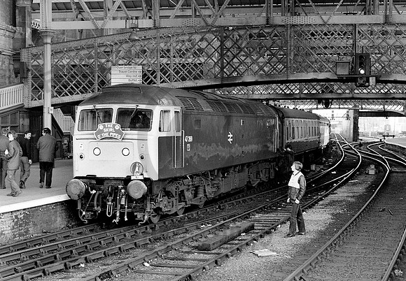 47269-Y-Perth-090582-JC990