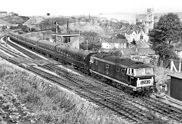 D7032-Y-AshleyHillJunc-0662-RPC459
