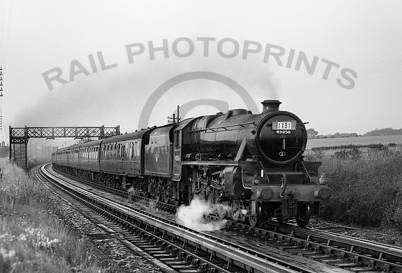45056-Y-Moore-0863-RAW071