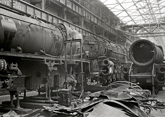 92071 Crewe Works 160166 BR859