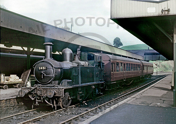 1451-Y-YeovilTown-201063-RPC458