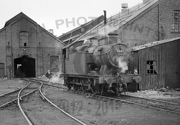 6643-Y-Llanelly-150565-JC762
