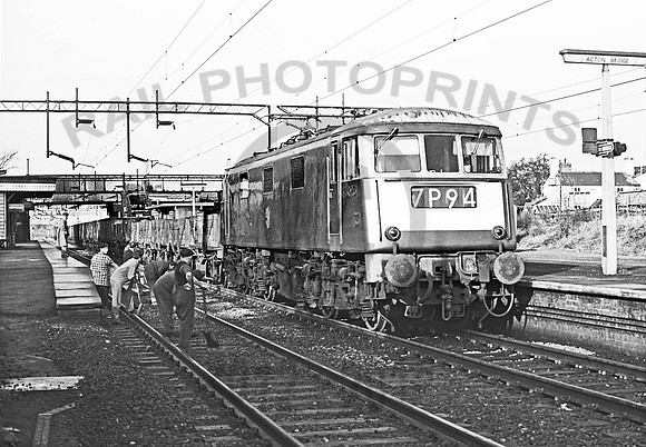 E3025 Acton Bridge 1964 CW116