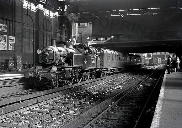 41291-Y-Victoria-150957-DCCRL091