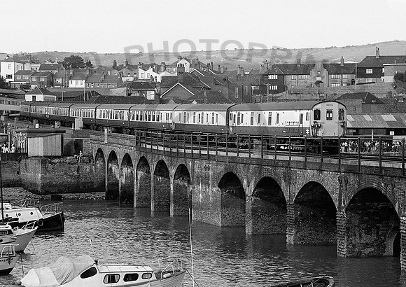 Class 419-68003-Folkestone-0770-RPC609