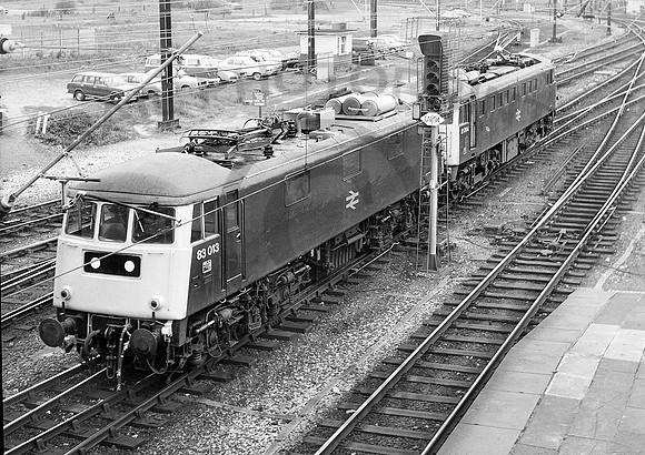 83013-Y-Crewe-040680-RPC014