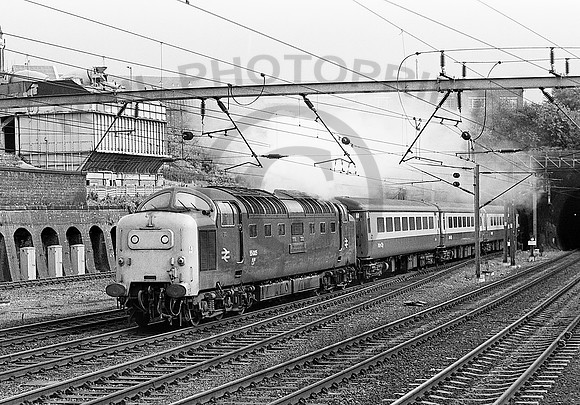 55005 Gasworks-Tunnel  300678  JC380