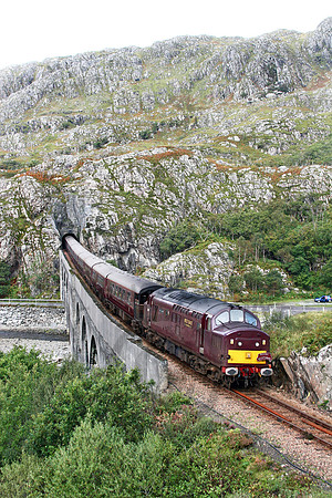37197-Y-Loch-nam-Uanh-250905-JC144