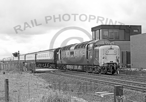 55004-HolmeCrossing-250581-JC762
