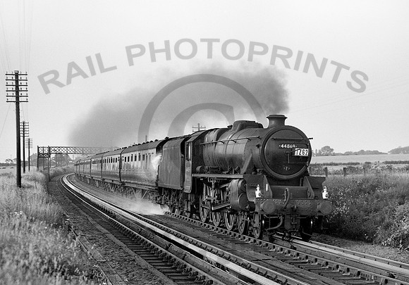 44869-Y-Moore-0863-RAW069