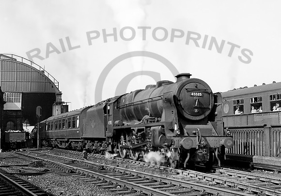 45535-Y-Manchester-0562-RPC823