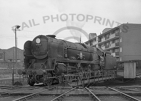 35012-Y-NineElms-0463-PK761