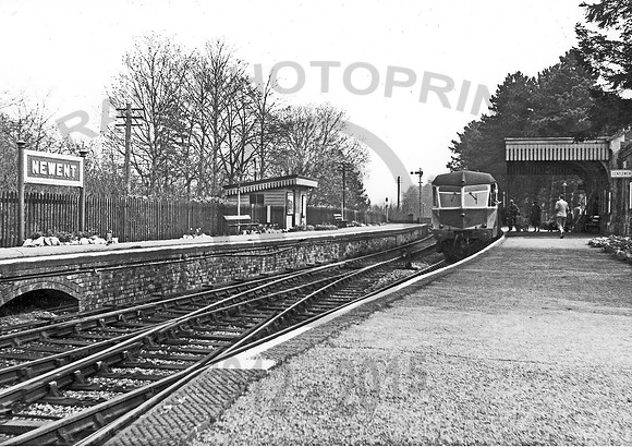 W19W Newent Station 040459  EW668