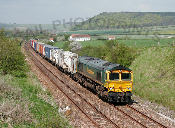 66569-Y-NortonBavant-290406-JC20