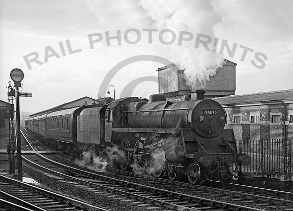 75079-Y-Salisbury-0563-RPC594