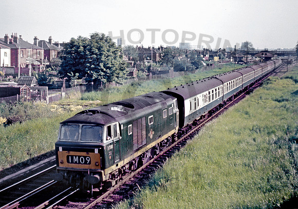 D7088-Y-StDenys-270567-DCC107