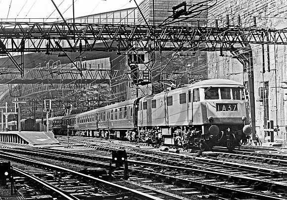E3099 Liverpool Lime Street 0965 RPC710