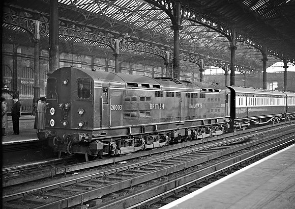 20003-Y-Victoria-150549-RPC600