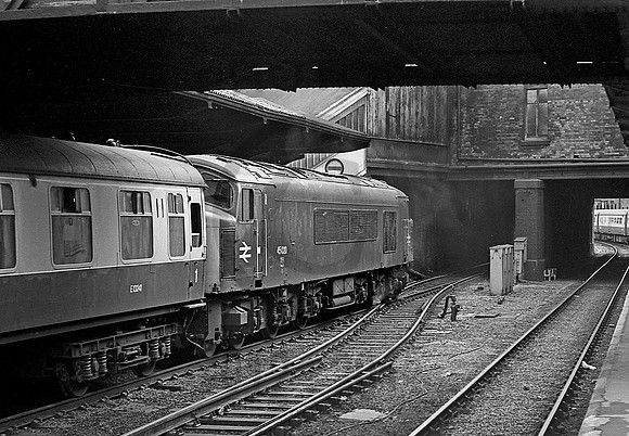 45020-Y-Leicester-280479-JC847