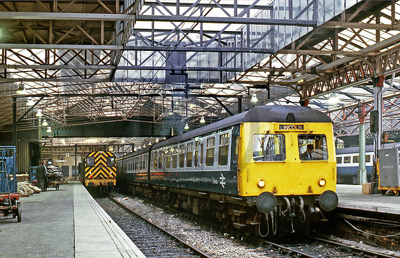 Class 120 53692-59301-53708-Crewe-230585 GE