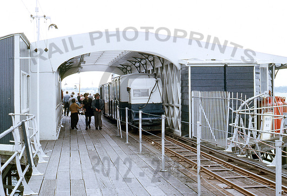 Hythe Pierhead and Tram 0772 RPC056