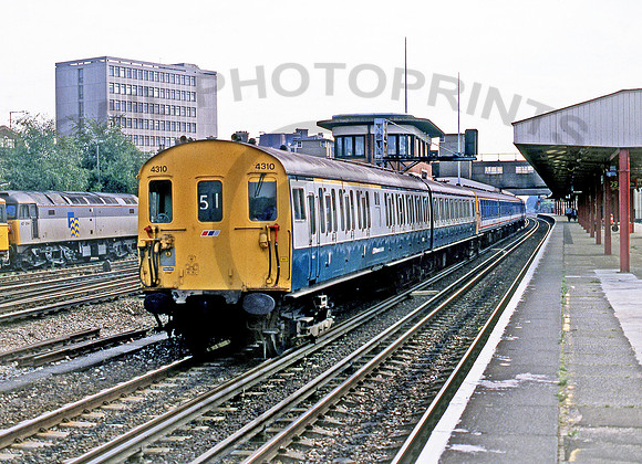 Class 414 4310 Woking 050488 JC225