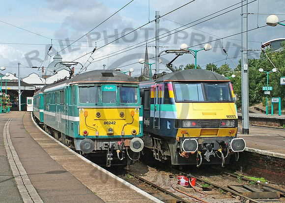86242-90003-Y-Norwich-190804-JC