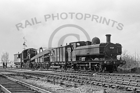 7729 Chippenham 1957  RPC138
