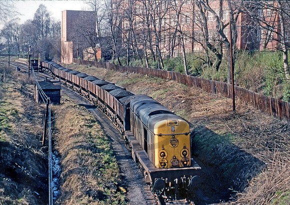 20015-Y-RowntreeHalt-040383-DCC474