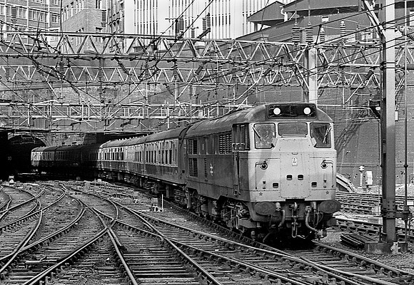 31305-BhamNSt-280479-JC905