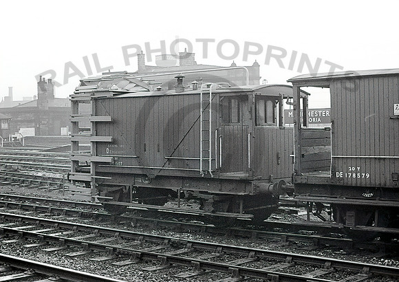 Gaugeingvan-DM1507-Y-ManVictoria-0363-CW801R