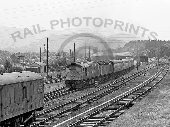 26046-26040-Aviemore-010678-JC1