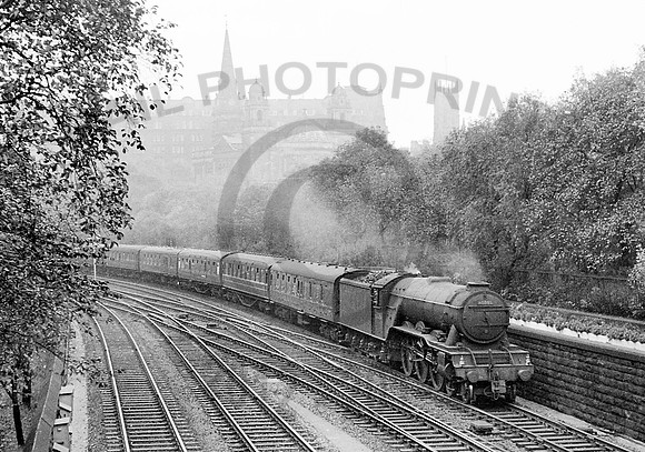 60085 Edinburgh Princes Street Gardens 081060 CR700